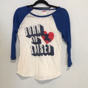 Quarter length sleeve tee